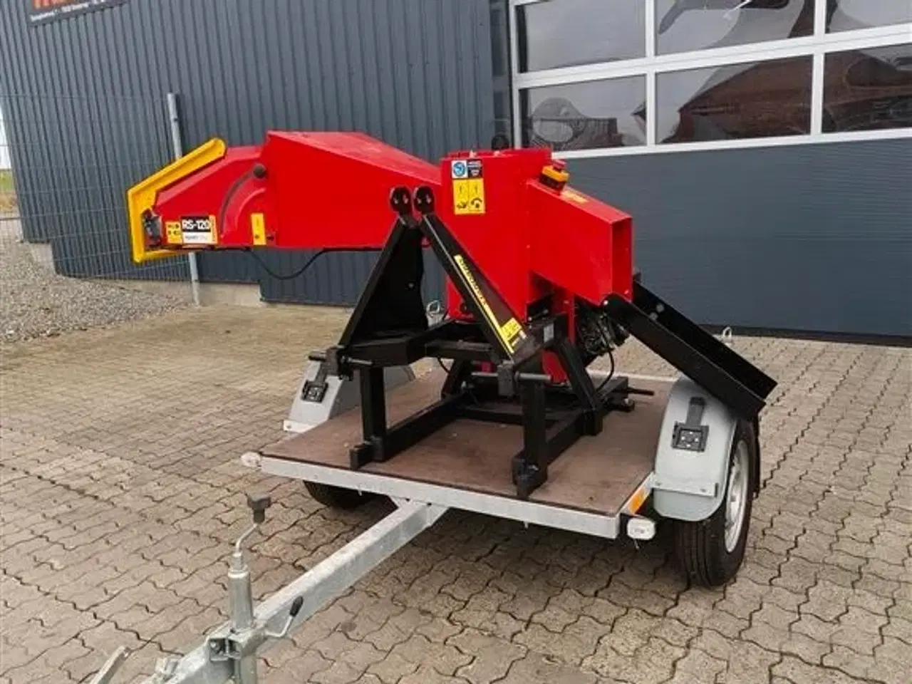 Billede 2 - Remet CNC Træhugger på trailer med benzin motor Rs120