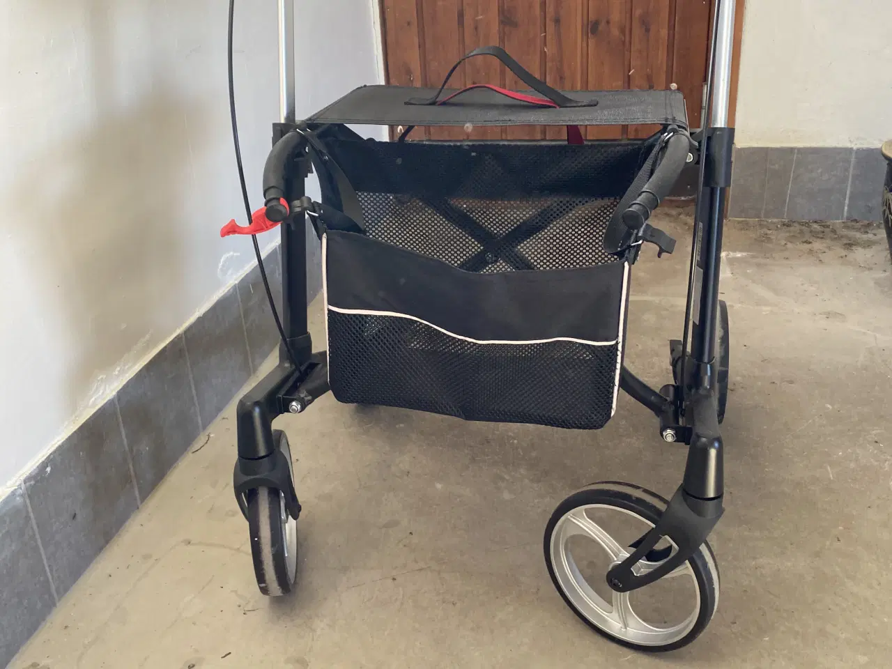 Billede 3 - Rollator brugt få gange . Pris 350kr