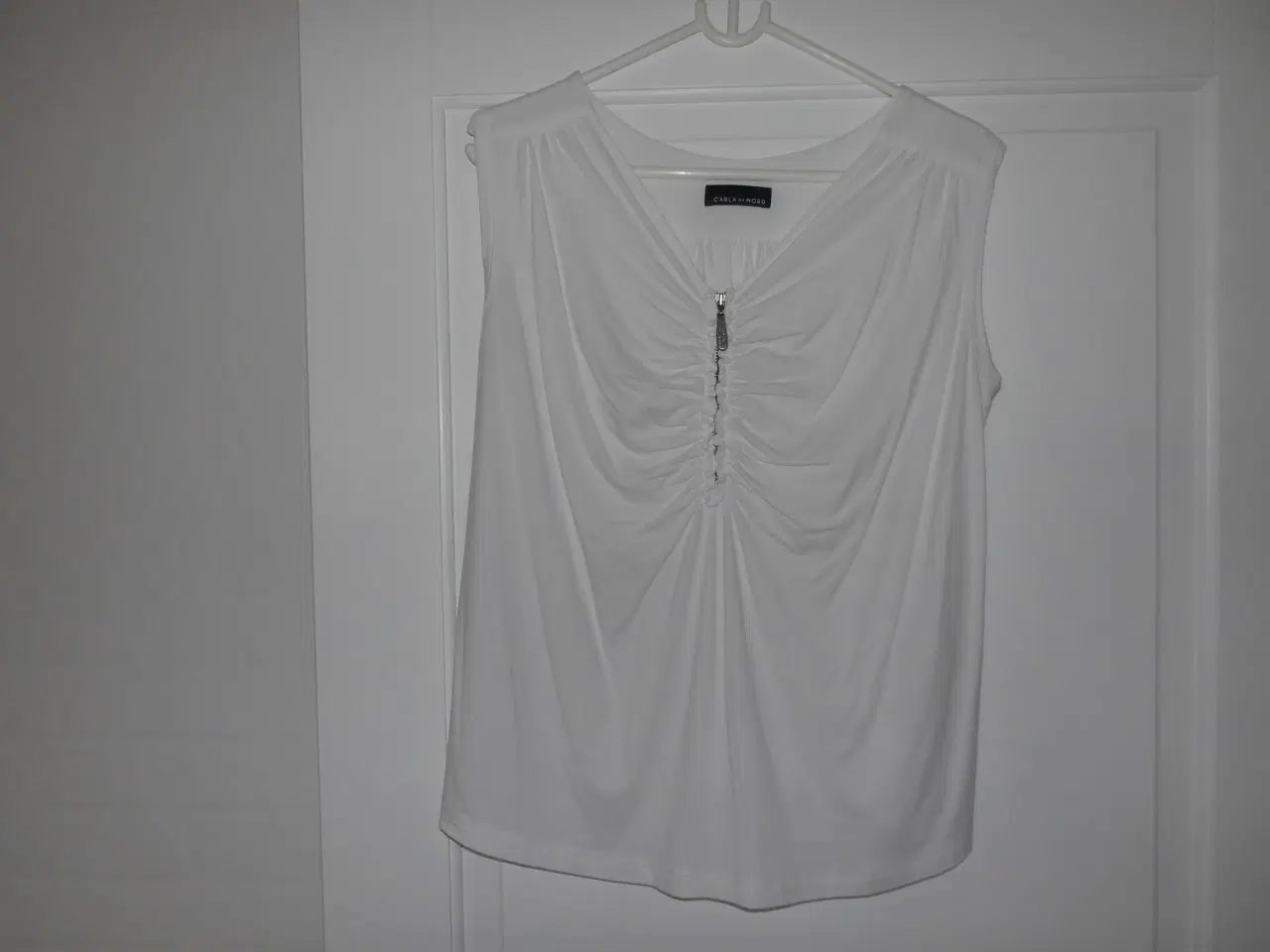 Billede 1 - Hvid bluse/t-shirt