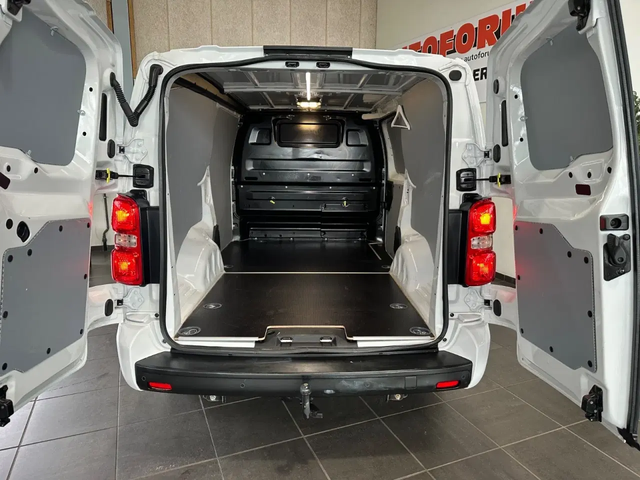 Billede 15 - Citroën Jumpy 2,0 BlueHDi 180 L3 MasterLine EAT8
