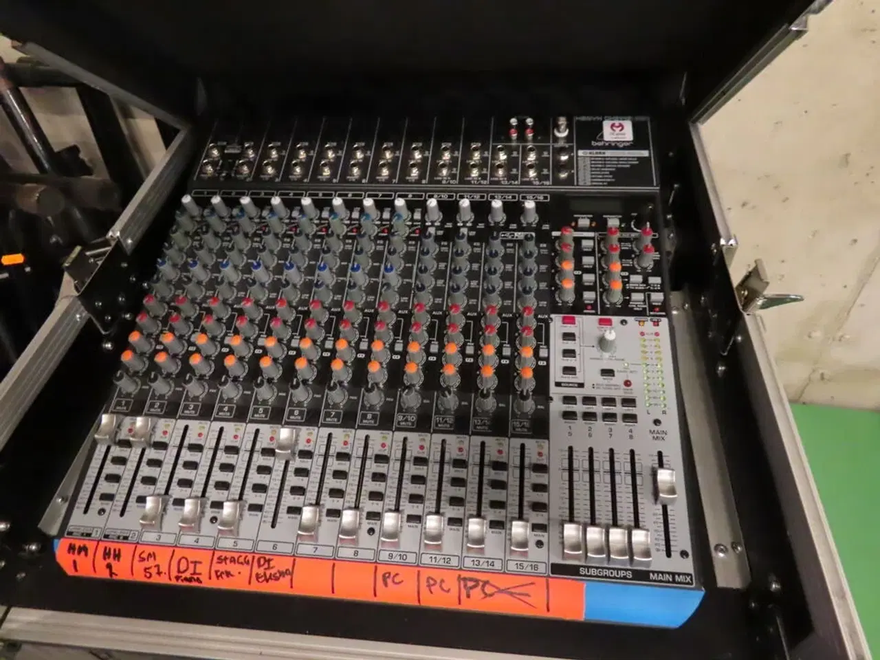 Billede 6 - Mixerpult BEHRINGER XENUX QX2442USB samt flightcase