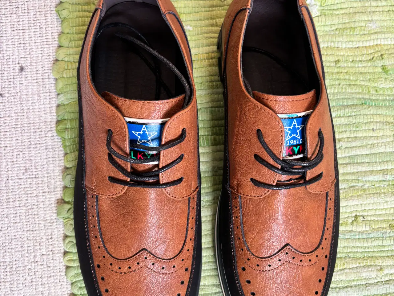 Billede 1 - Herresko i sort / brun - helt nye