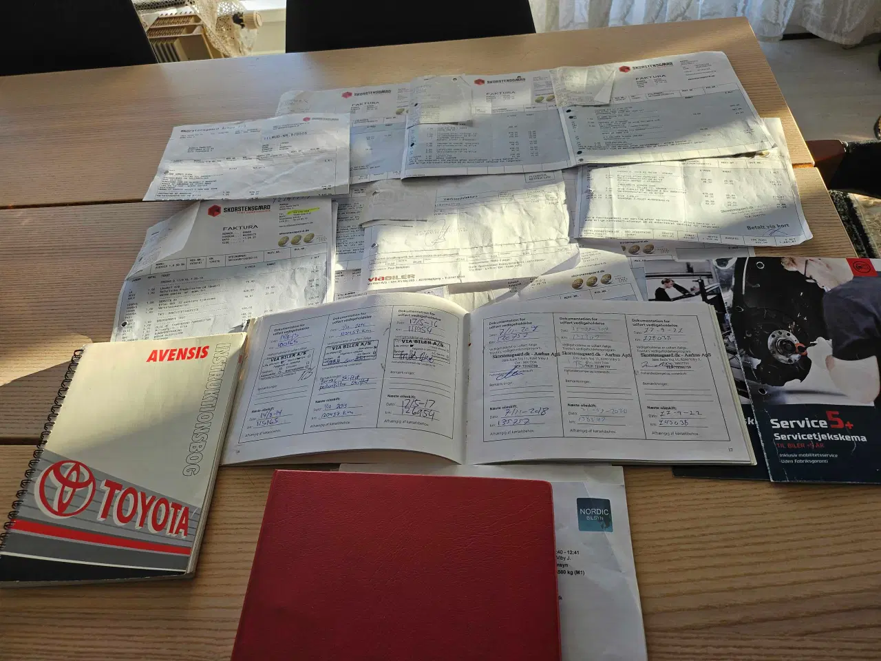 Billede 8 - Velholdt Toyota Avensis