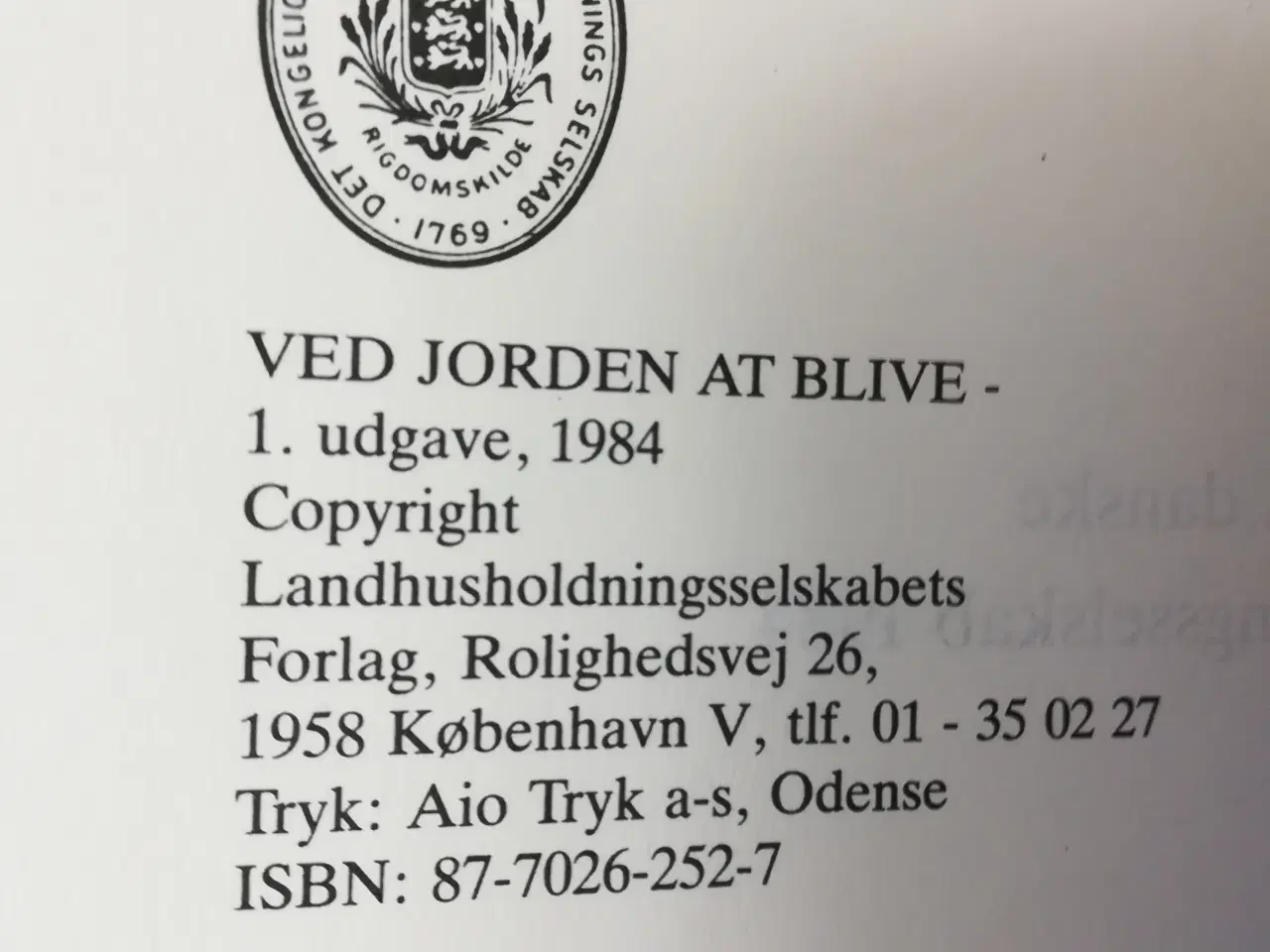 Billede 2 - Ved jorden at blive (radiospil i bogform)