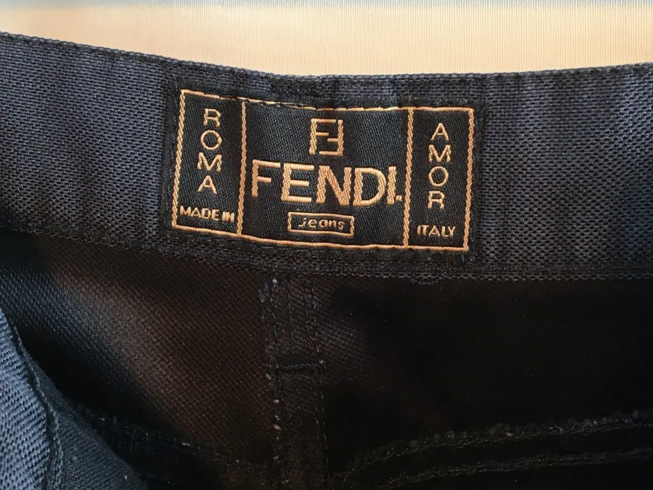 Billede 6 - Fendi, superflot nederdel, str 38