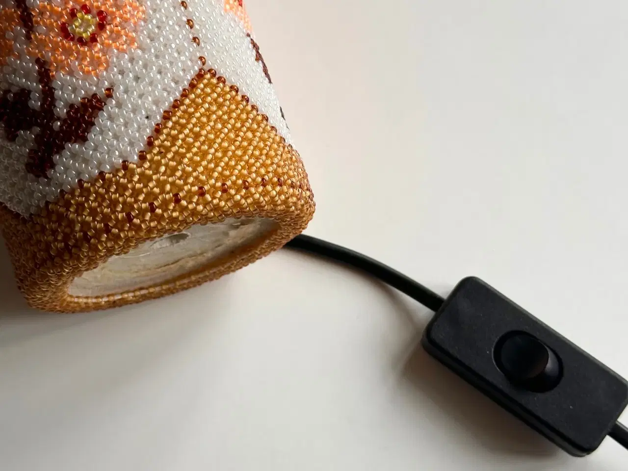 Billede 6 - Perlesyet bordlampe