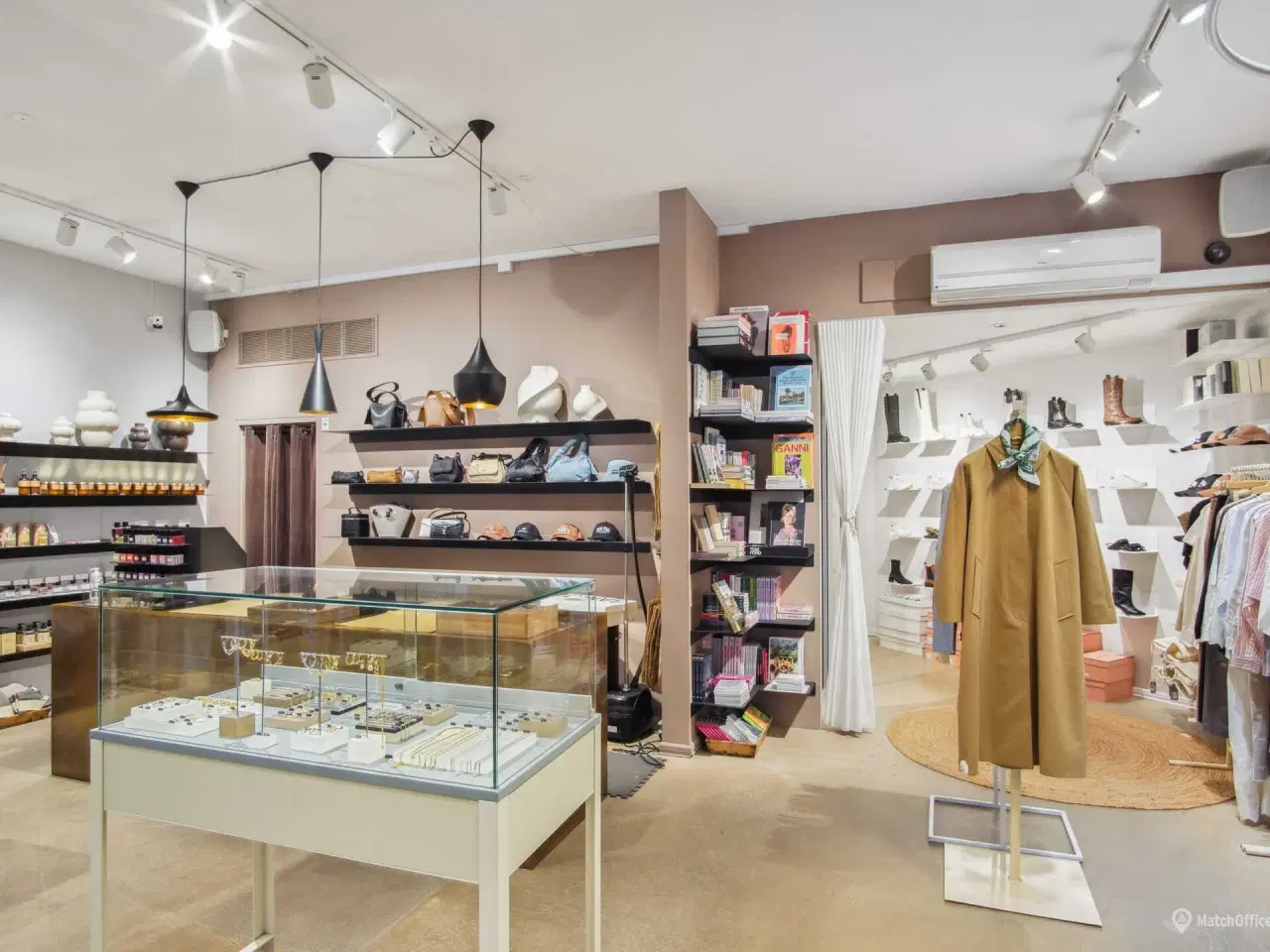 Billede 10 - Attraktivt butikslokale med god placering i gågaden.