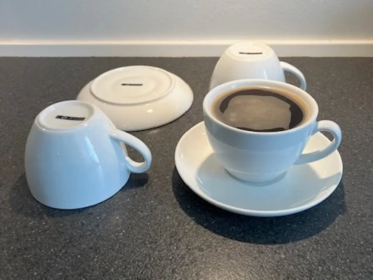 Billede 1 - 3 Lounge Cappuccinokopper i hvid porcelæn–Som nye
