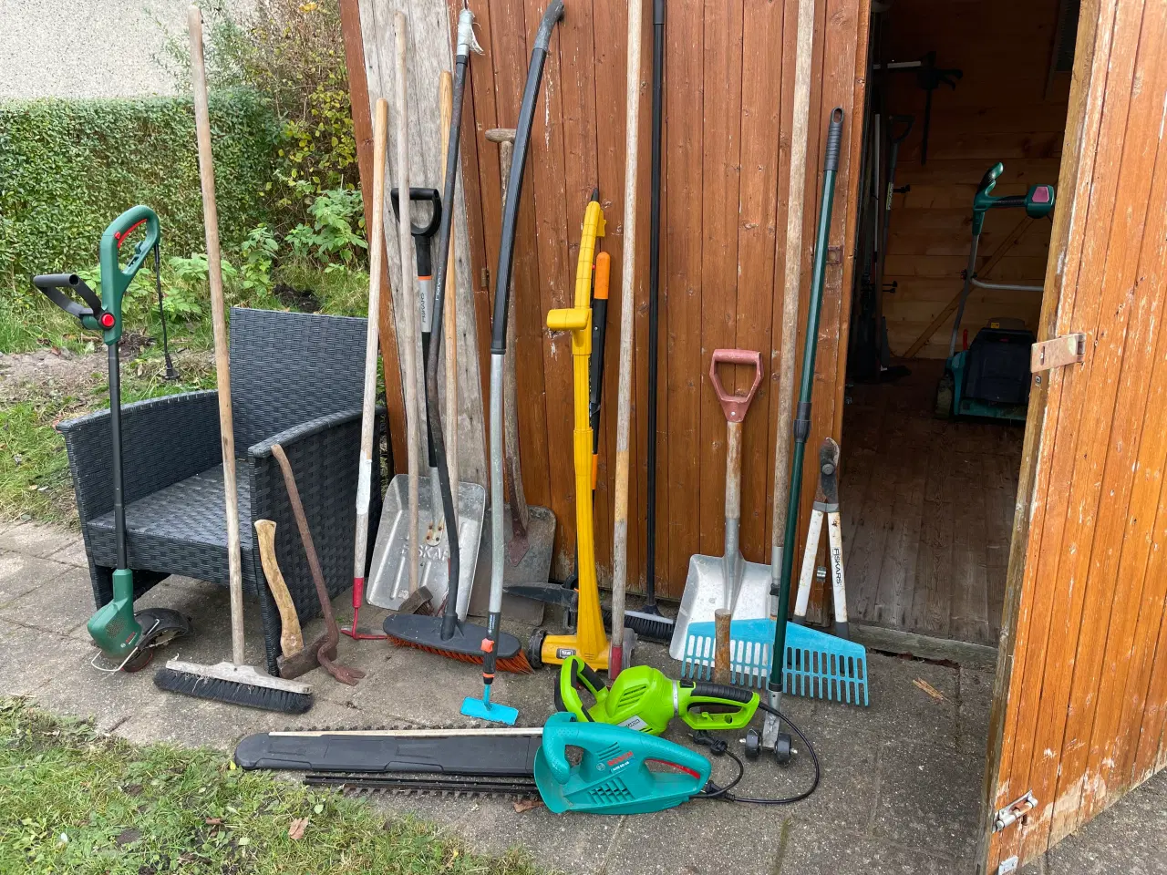 Billede 1 - Haveredskaber mm