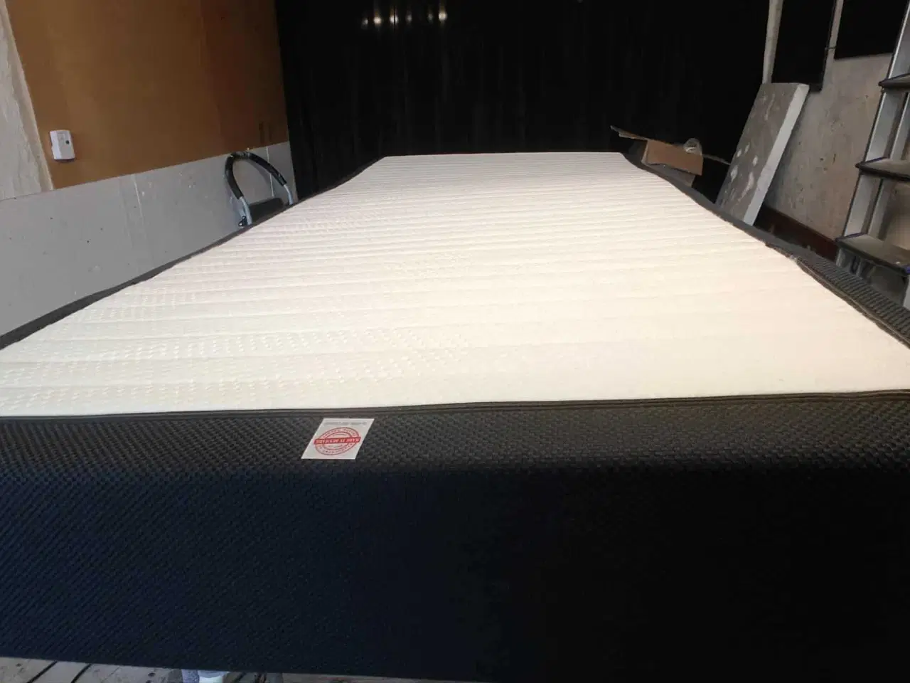 Billede 1 - 2 stk springmadrasser sælges samlet for 600 kr