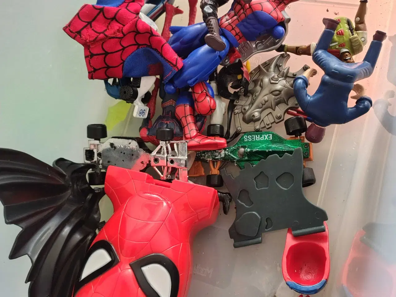 Billede 8 - Blandet legetøj (Action figurer og skydere, biler)