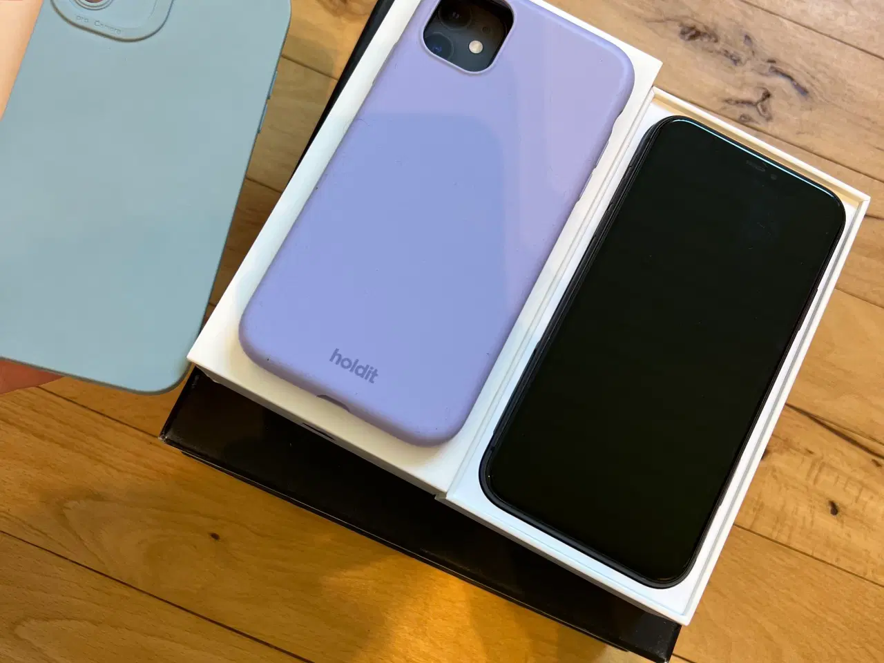 Billede 3 - iPhone 11 64 GB m. covers