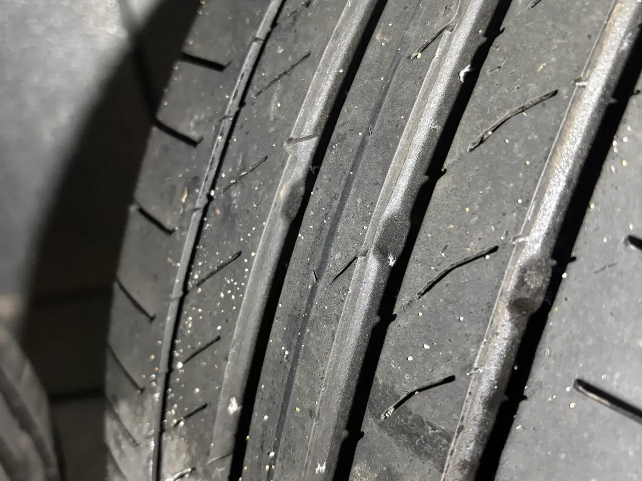 Billede 2 - 2 stk sommerdæk 215/40-18 conti