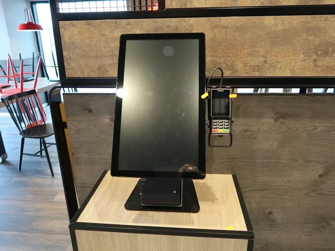 Billede 2 - All-in-one touch computer ELO ESY22i5 med bonprinter (betalingsterminal medfølger ikke)