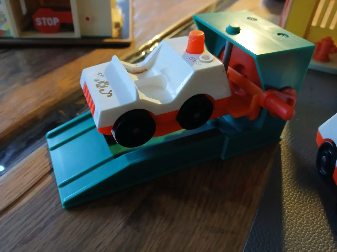 Billede 5 - Fisher Price Garage anlæg