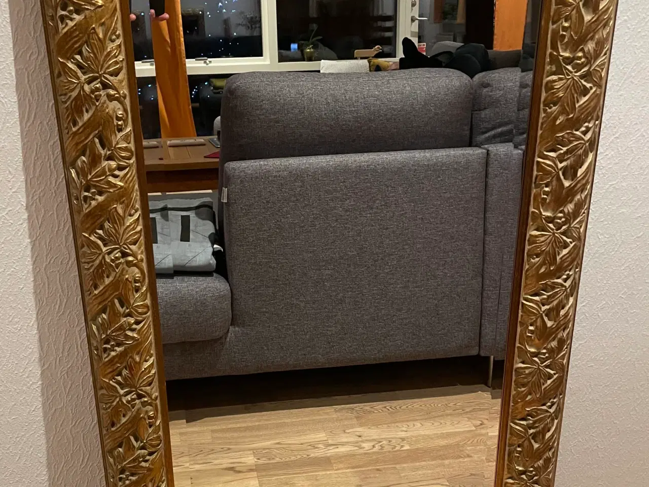 Billede 1 - Stort flot spejl indrammet i udskåret træramme