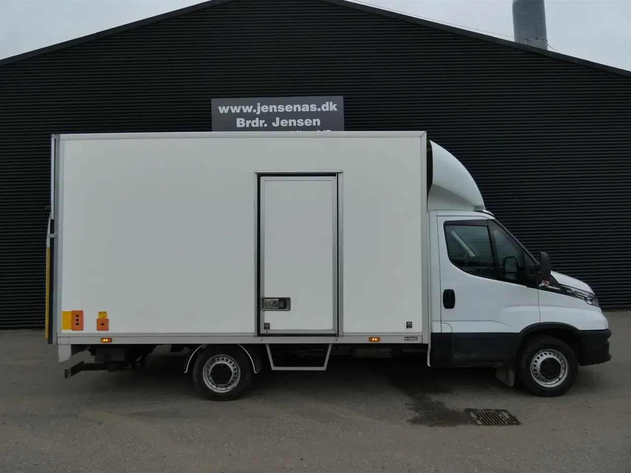 Billede 2 - Iveco Daily 35S16 4100mm 2,3 D m/Alukasse med lift Hi-Matic 156HK Ladv./Chas. 8g Aut.