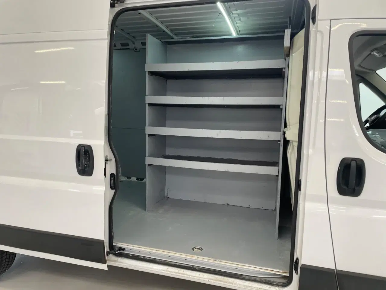 Billede 15 - Fiat Ducato 35 2,2 MJT 140 Kassevogn L3H2 Pro+ aut.