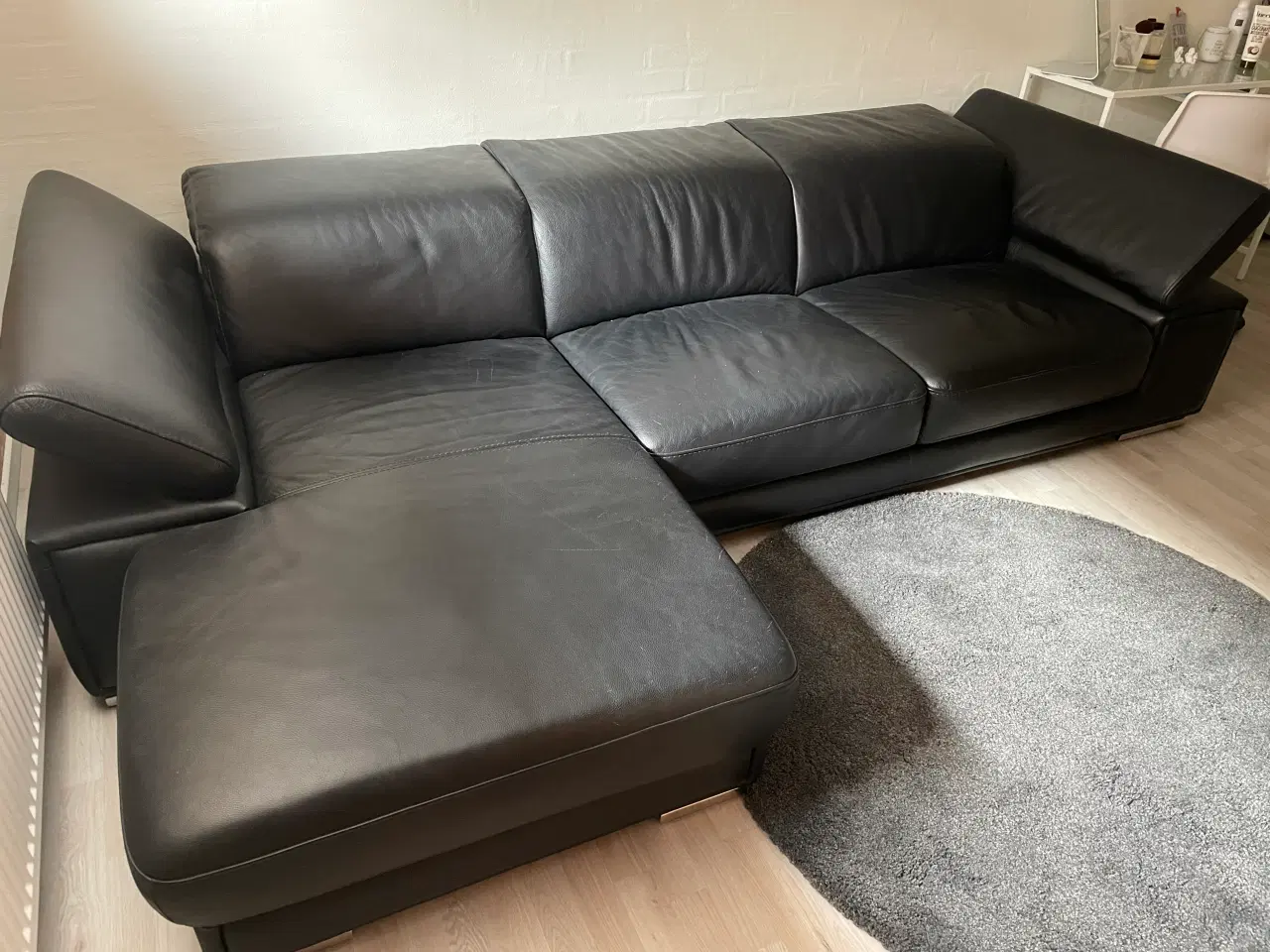 Billede 3 - Sort lædersofa med chaiselong