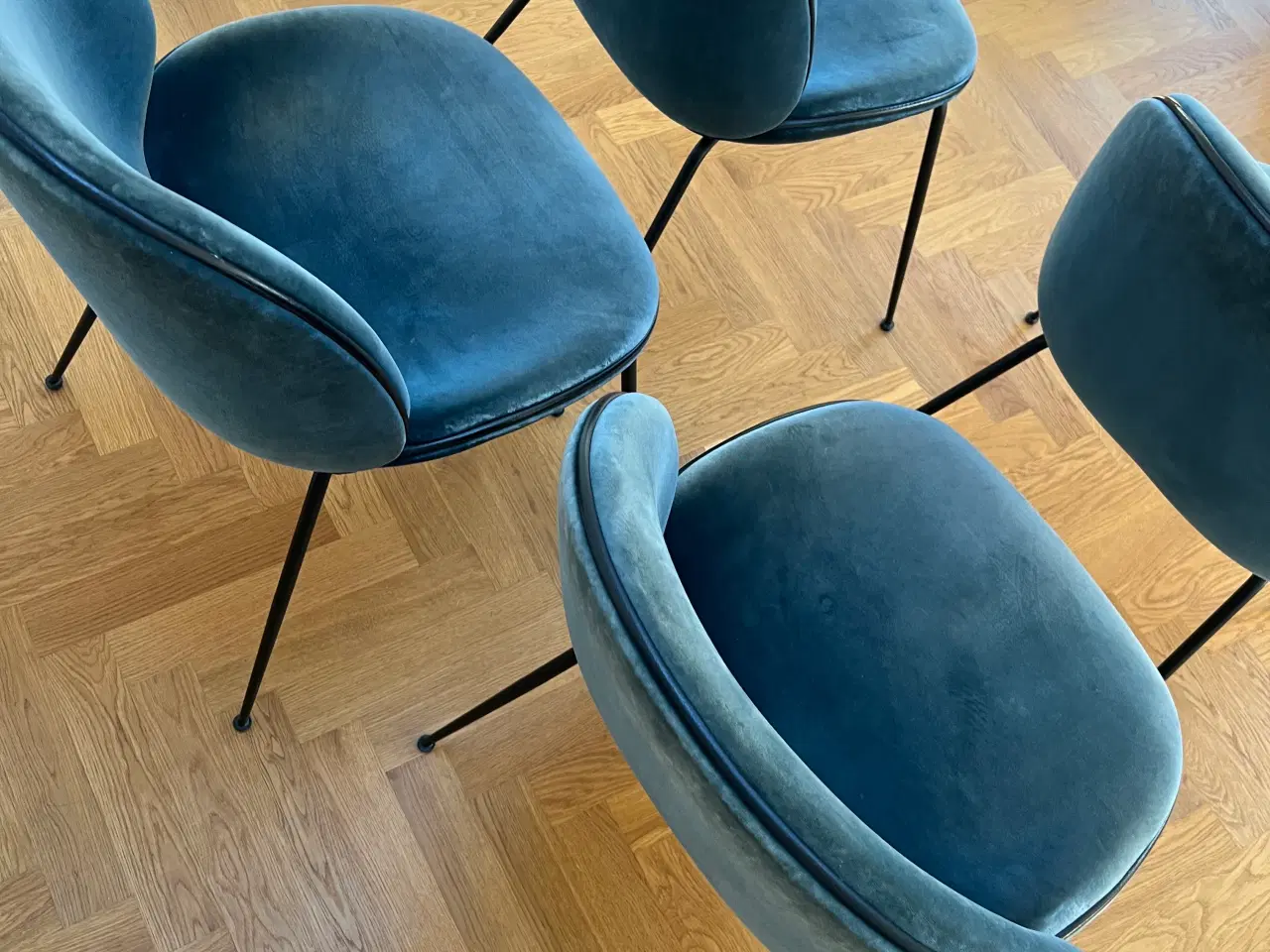 Billede 2 - Gubi Beetle Spisestuestole