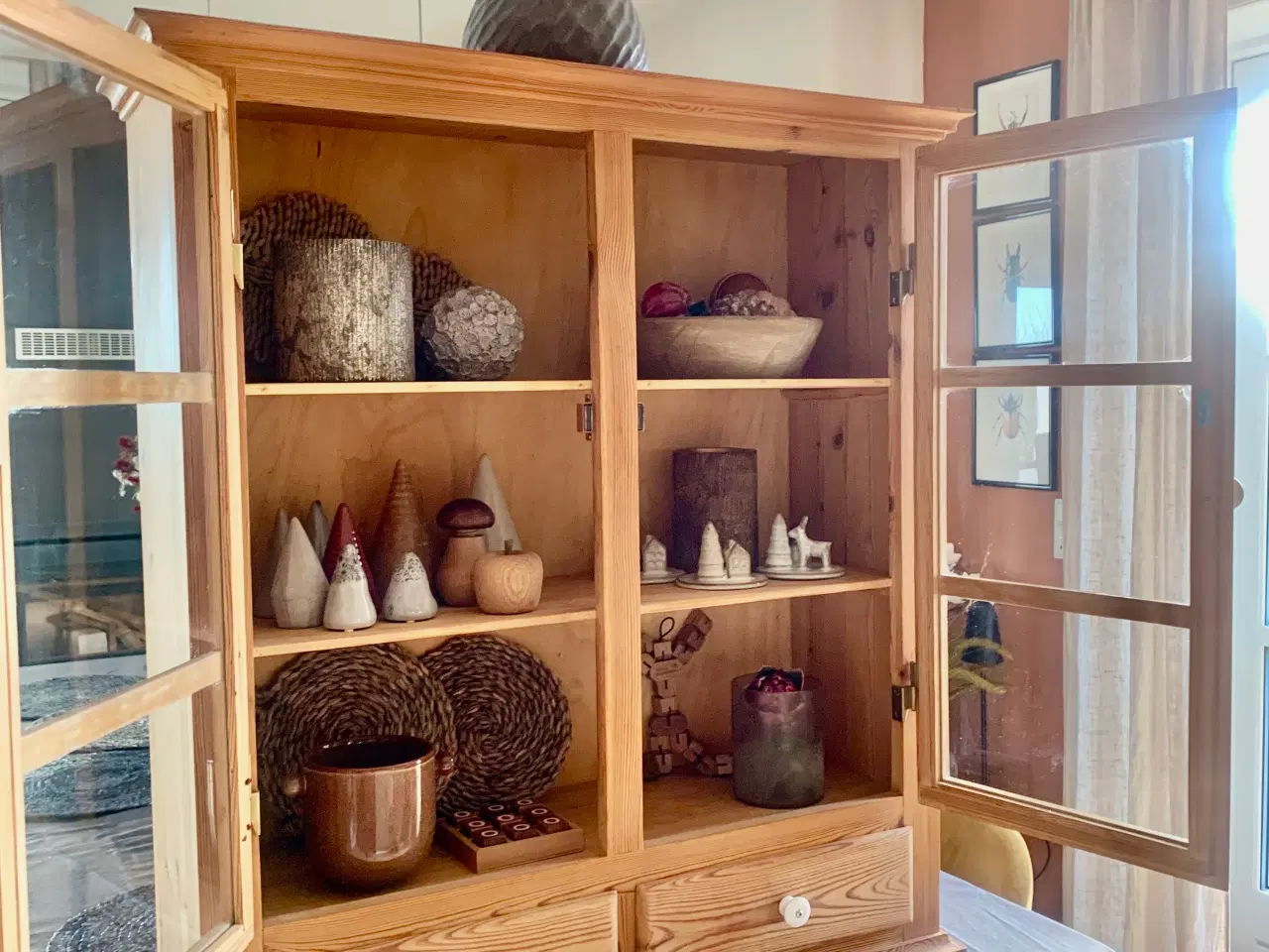 Billede 1 - Smuk vitrineskab 