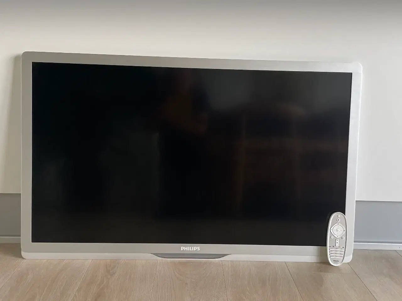 Billede 1 - Philips 42″ LED-TV, ambilight