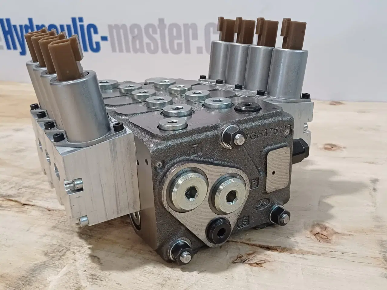 Billede 3 -  Walvoil DPX50 4 funktioner + radiofjernbetjening