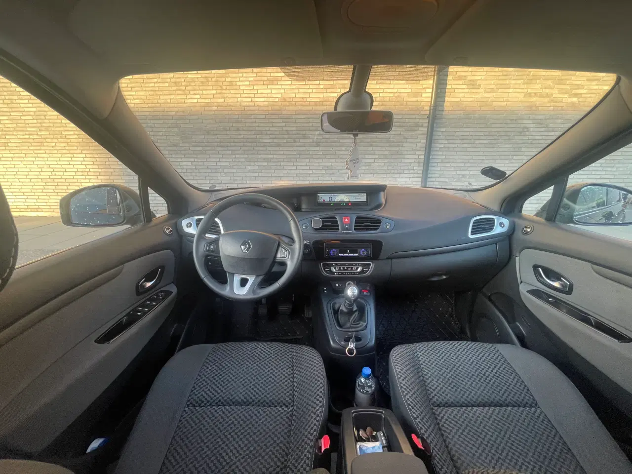 Billede 2 - Flot velholdt nysynet Renault Grand scenic