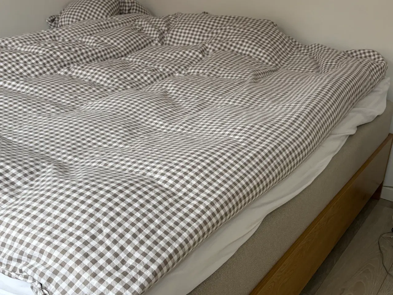 Billede 3 - ELLINGE sengeramme 160x200 m. Opbevaring