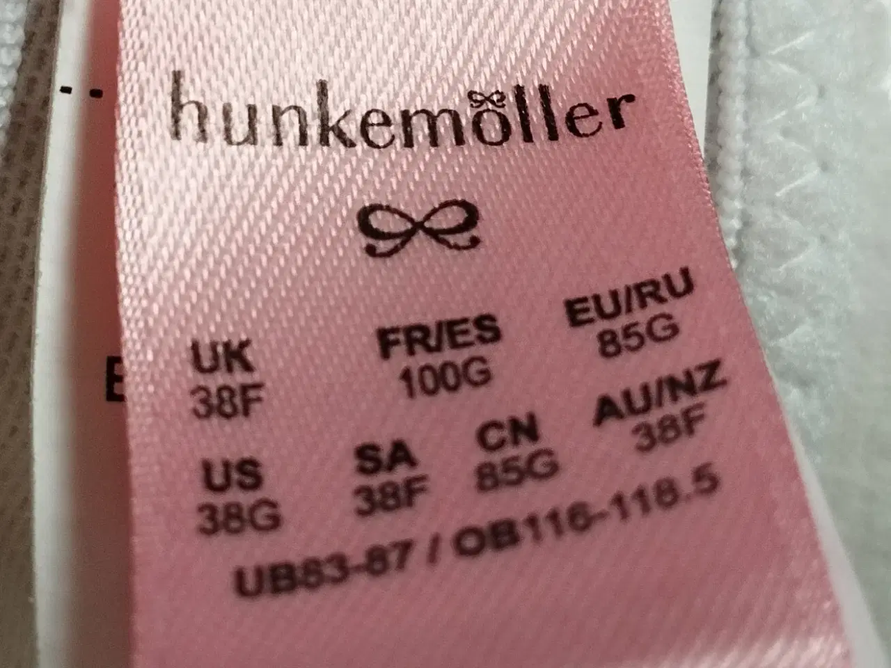 Billede 9 - 2 BH  med bøjler, HUNKEMÖLLER,  sort str. 85 G og 