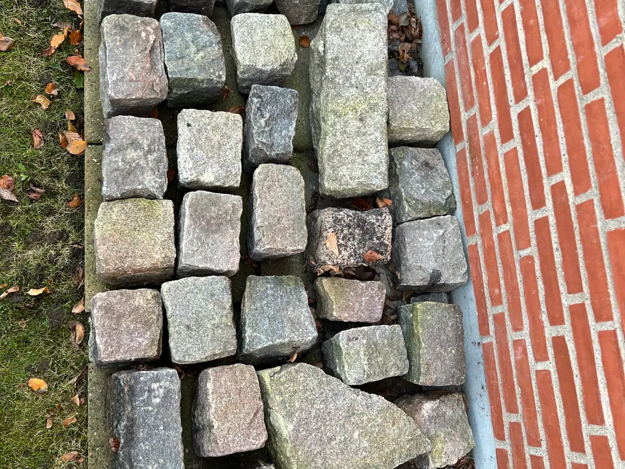 Billede 1 - Flotte store brosten med patina