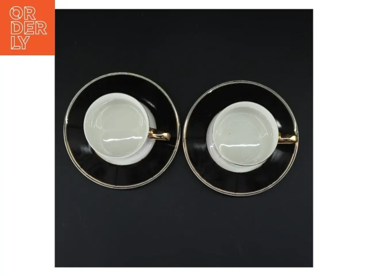 Billede 2 - Sæt med to kopper og underkopper fra Gate Noir (str. Kopper. ø. 9 cm. tallerkener. ø. 16 cm)