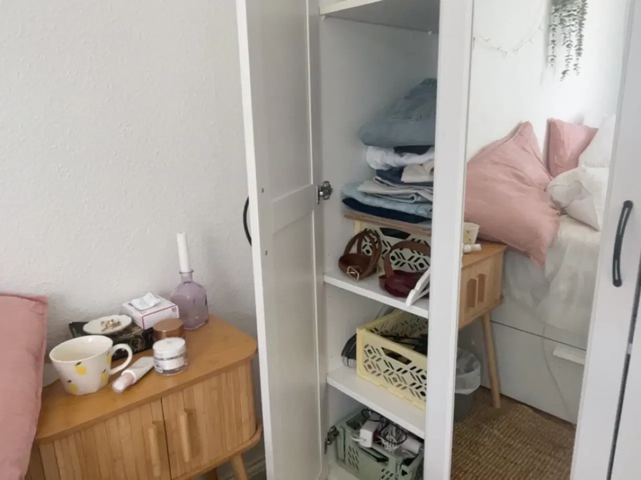 Billede 5 - SONGESAND Klædeskab Ikea