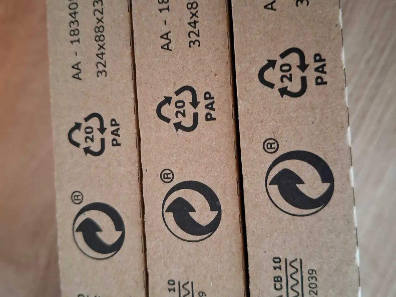 Billede 3 - eket vægskinne 35 cm ny