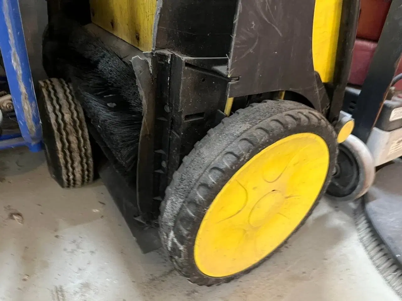 Billede 3 - Fejemaskine KÄRCHER KM 70/20 C