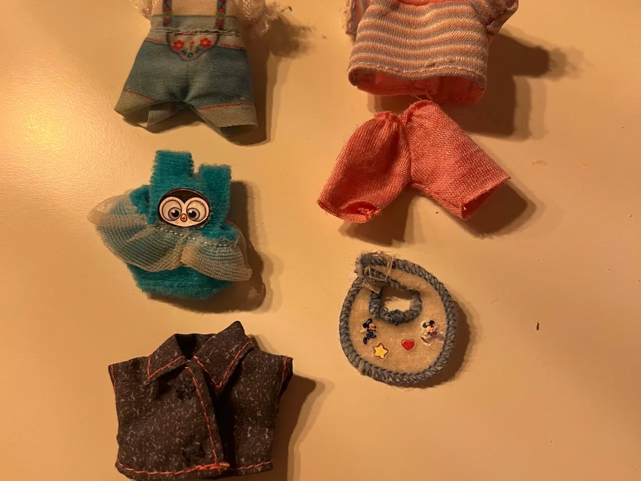 Billede 11 - Barbie bil+familie
