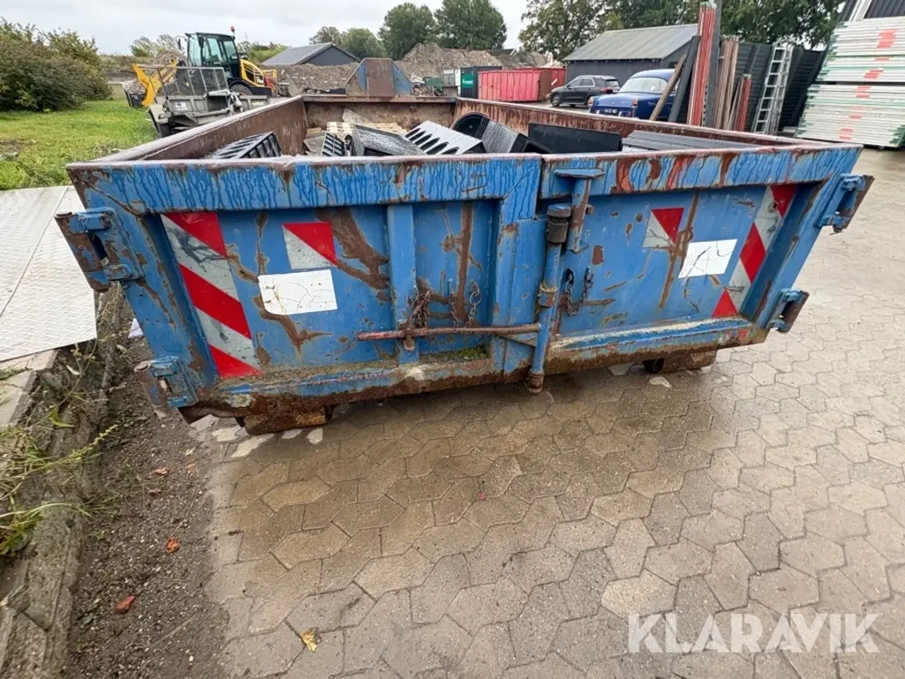Billede 4 - Åben container med byggematerialer