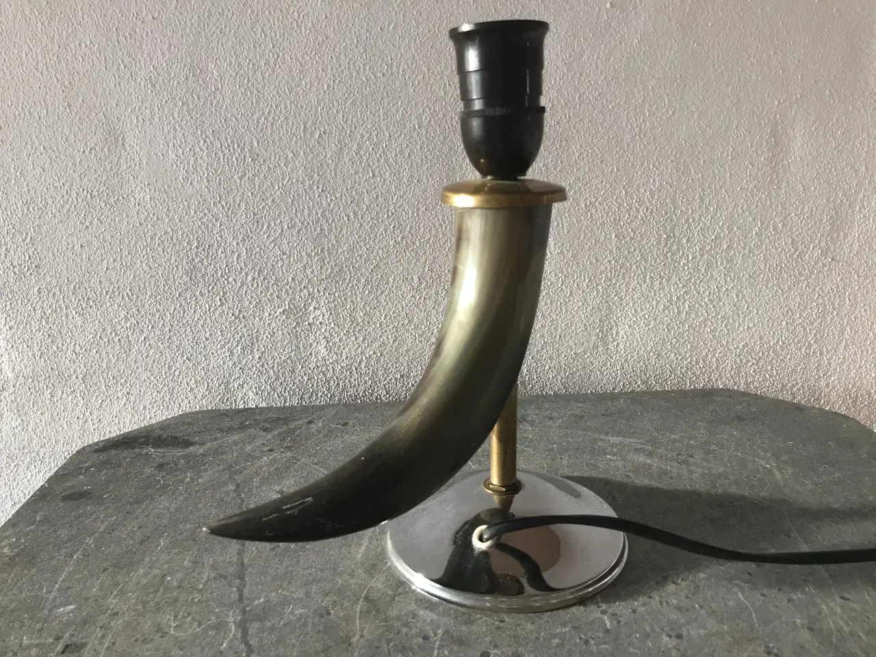 Billede 1 - Unik bordlampe i messing, horn og chrome