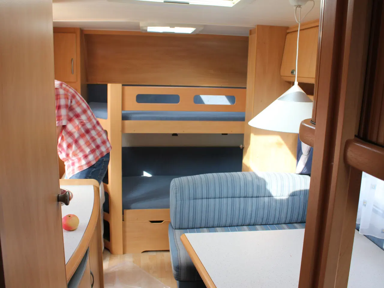 Billede 4 - Velholdt, veludstyret ikke-ryger køjevogn