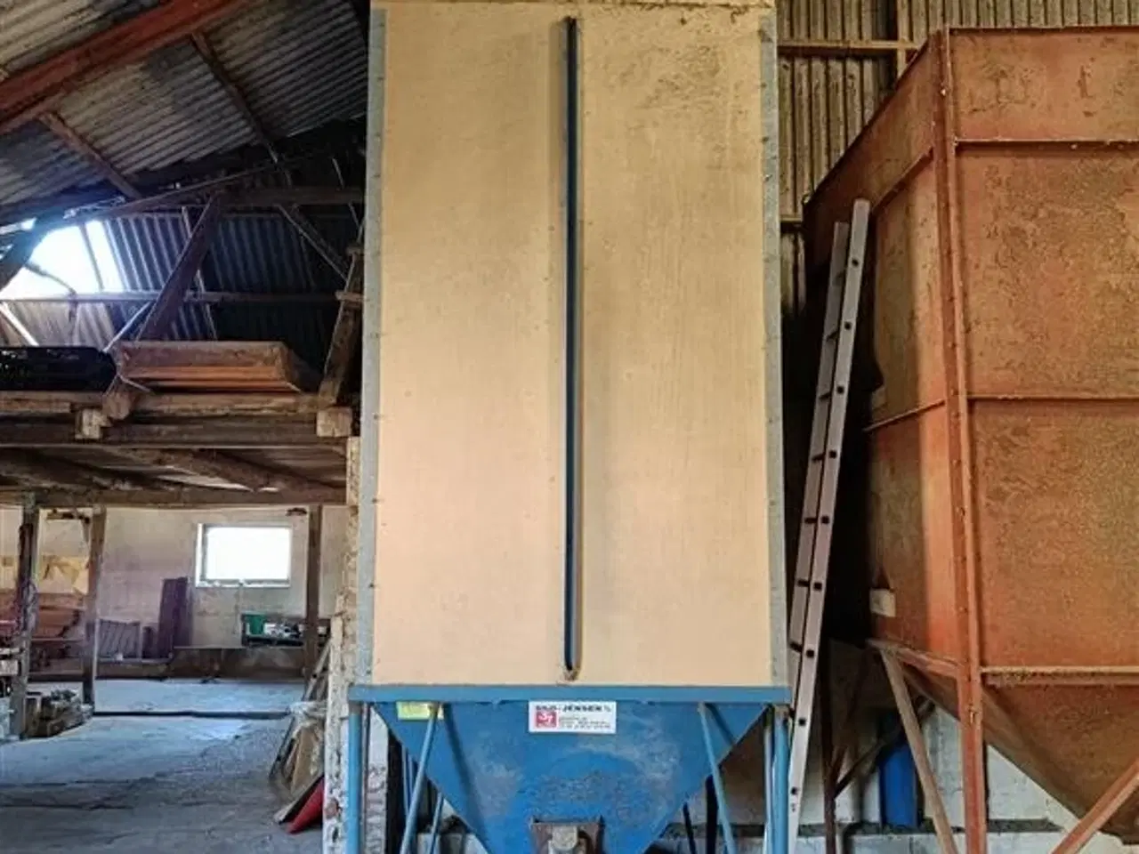 Billede 1 - - - - Silo ca. 4-5 tons