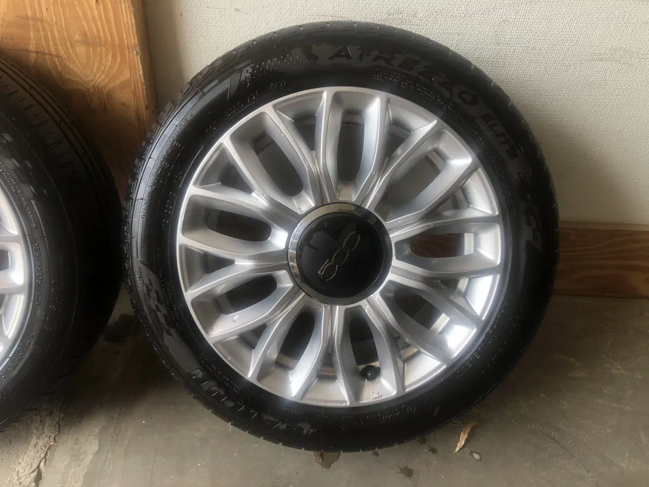 Billede 4 - Originale Fiat 500 Lounge fælge sommerdæk