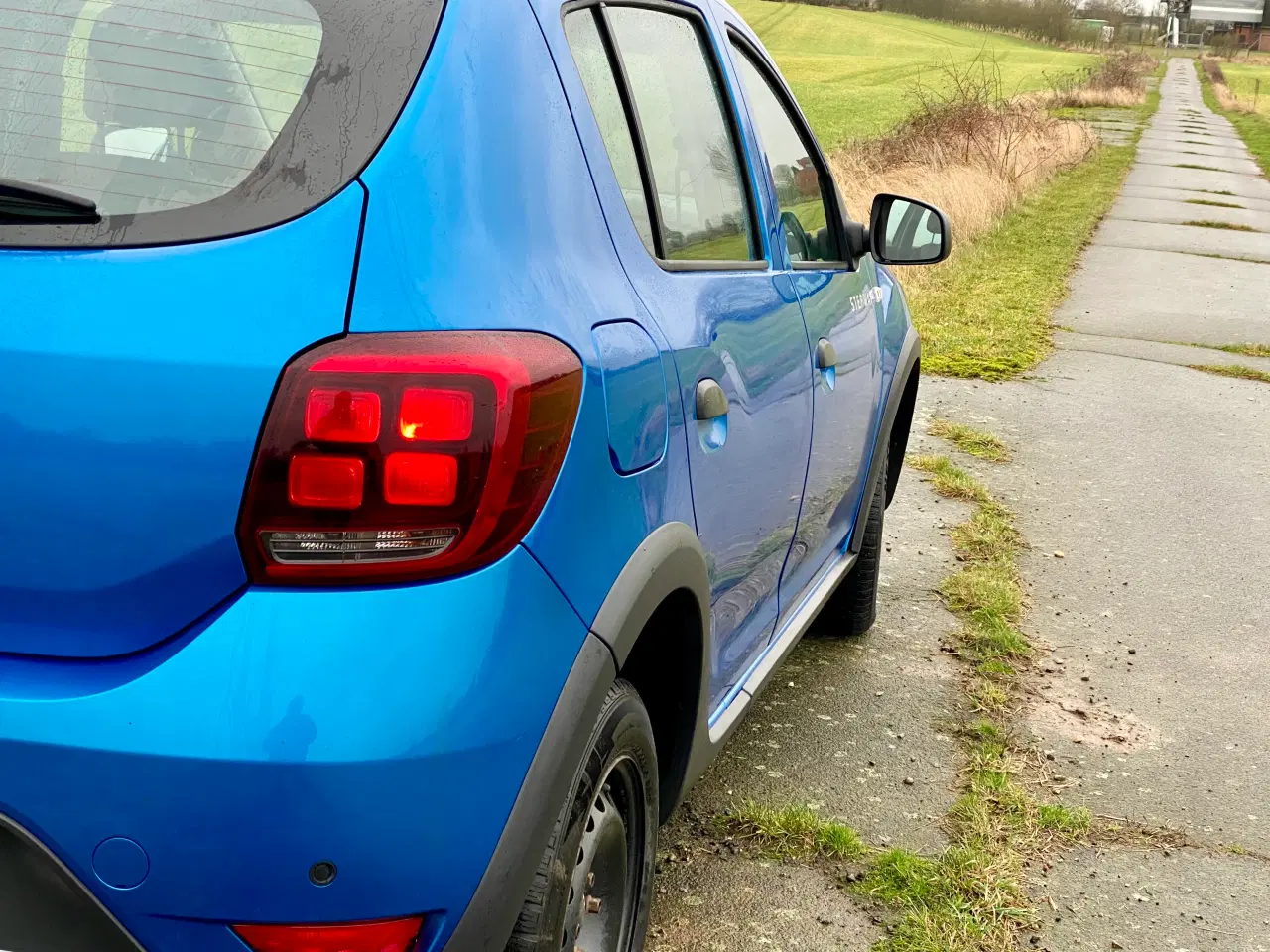 Billede 6 - Dacia Sandero Stepway med træk.