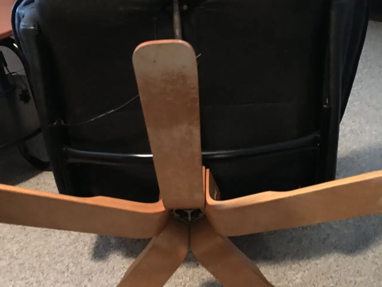 Billede 2 - Hvilestol sort læder m/ rygstøtte
