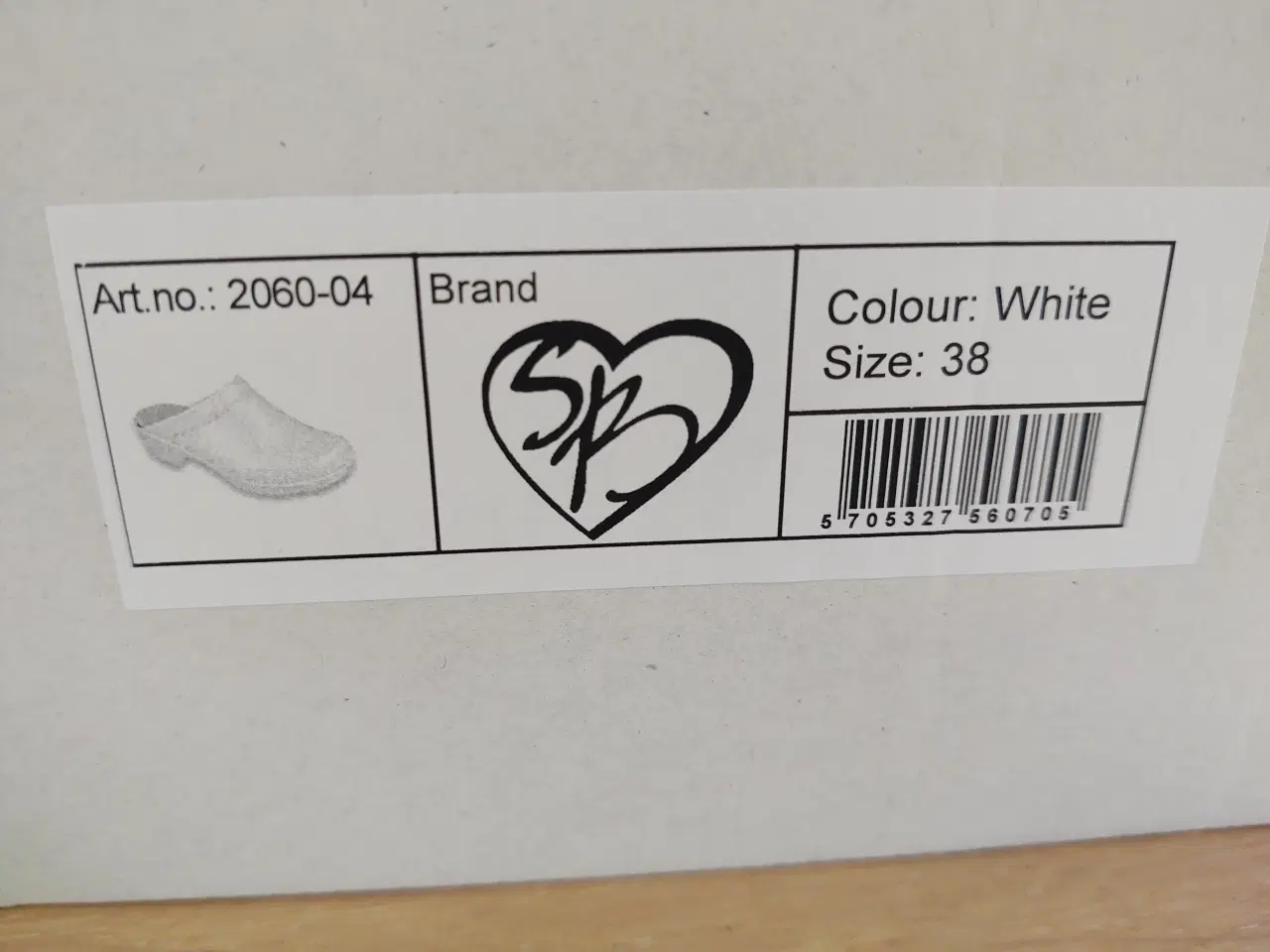 Billede 5 - Helt nye hvide dame træsko. De er stadig i kassen.