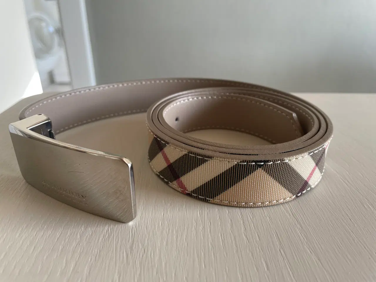 Billede 5 - Burberry bælte. 