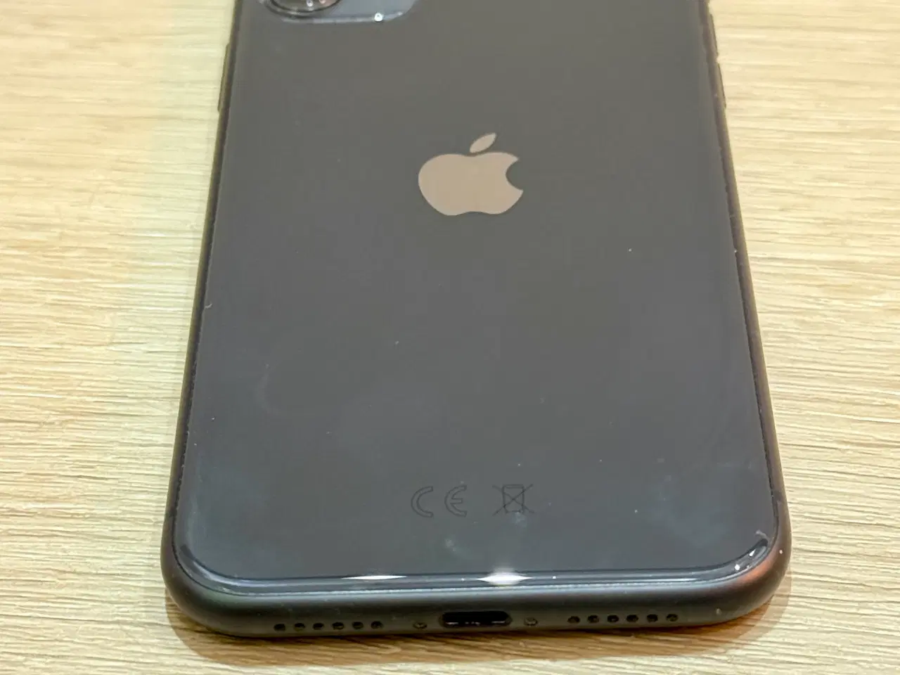Billede 2 - 📱 iPhone 11 – 128 GB – Sort