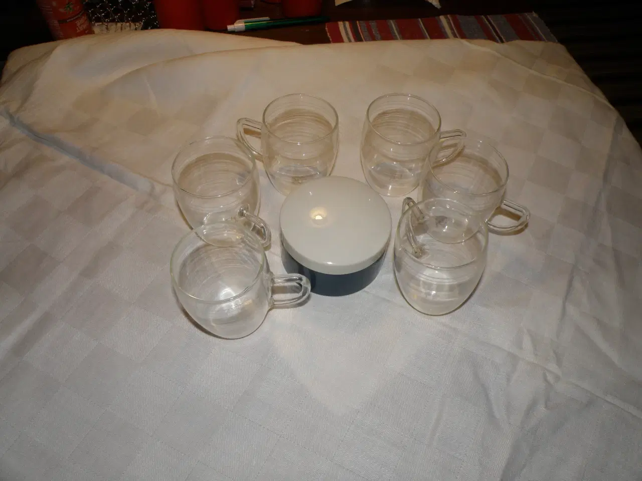 Billede 2 - RETRO --- 6 tynde glas kopper med 6 coasters