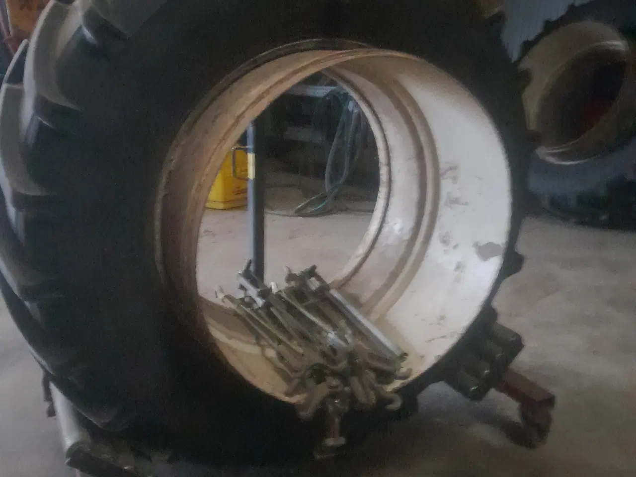 Billede 1 - Tvillinghjul 620/70/42