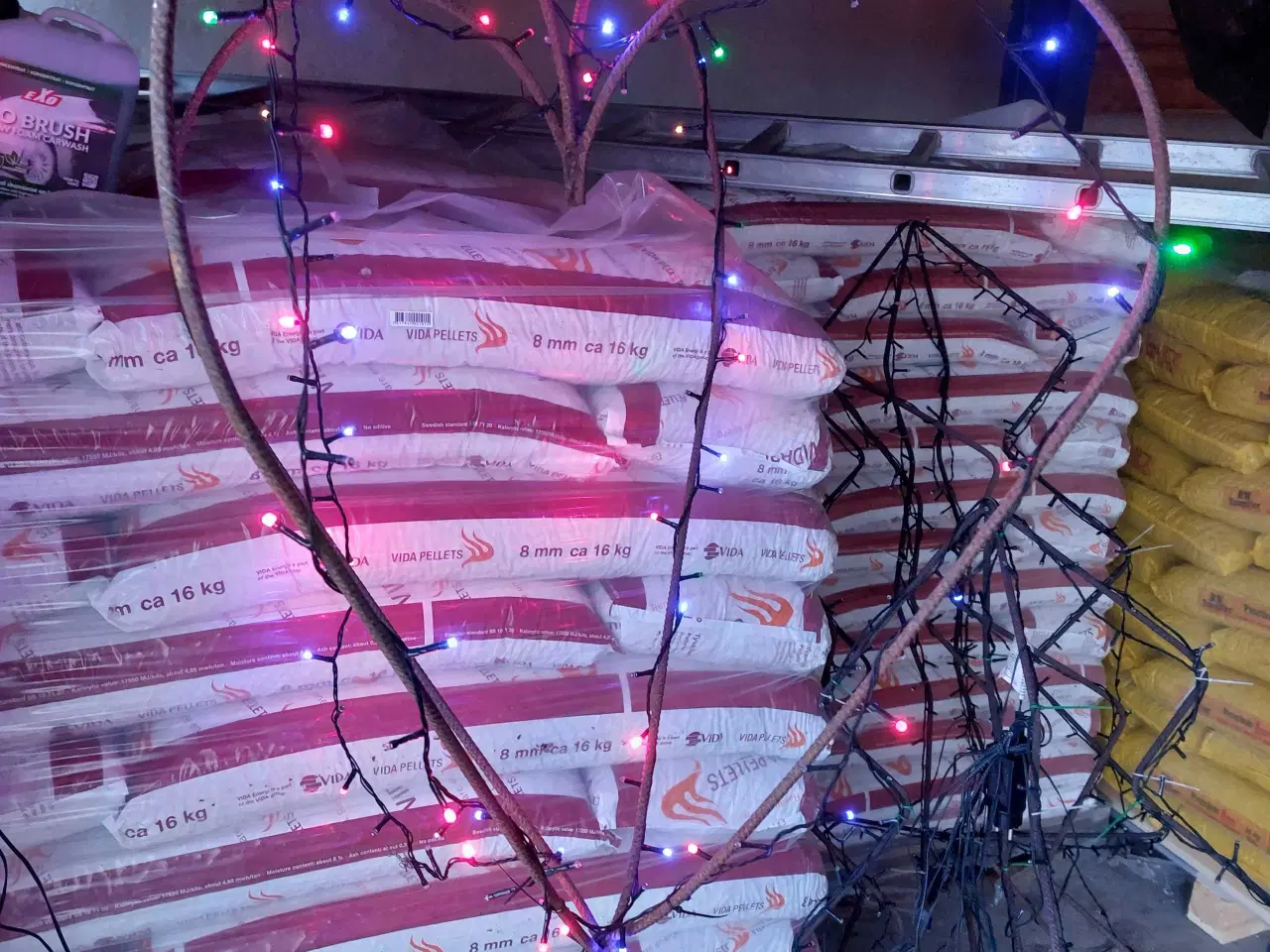 Billede 2 - Juletræ julegaver hjerter