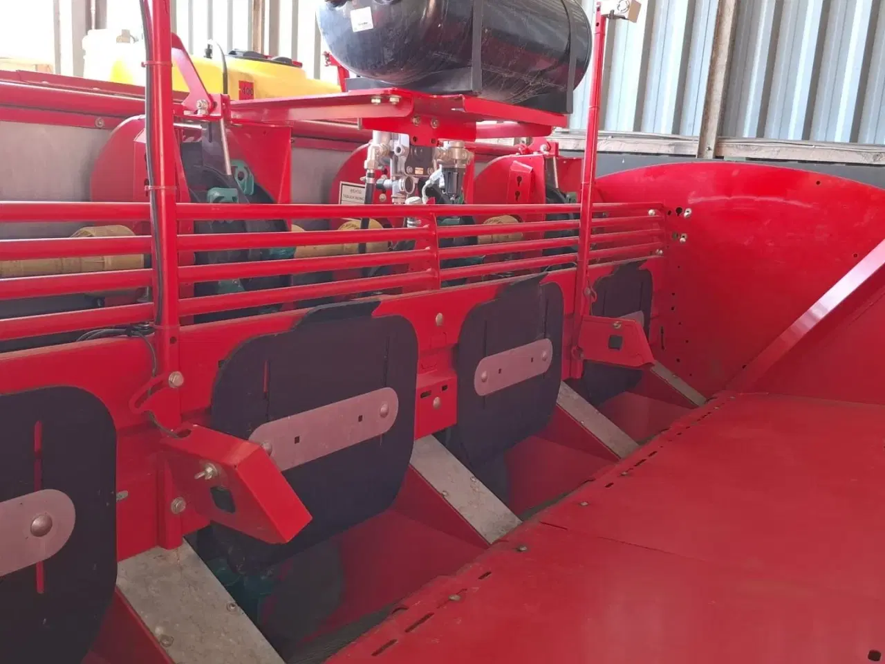 Billede 3 - Grimme GL-430 Årg.2022, kun kørt 457 ha med gødning og bejdseudstyr